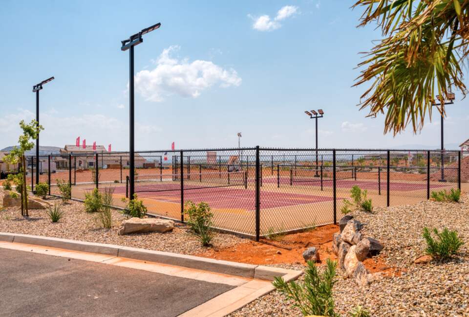 Fun Desert Getaway with Scooters and Pickleball - Washington, Utah