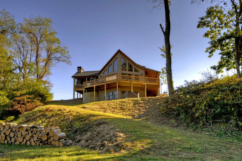 Luxury Mountain Cabin on Toccoa River and 4 Private Acres! - Blue Ridge, Georgia