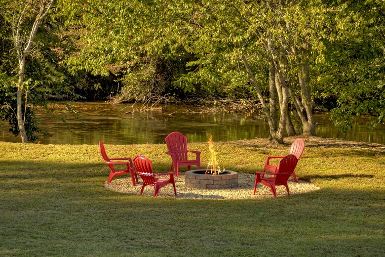 Luxury Mountain Cabin on Toccoa River and 4 Private Acres! - Blue Ridge, Georgia