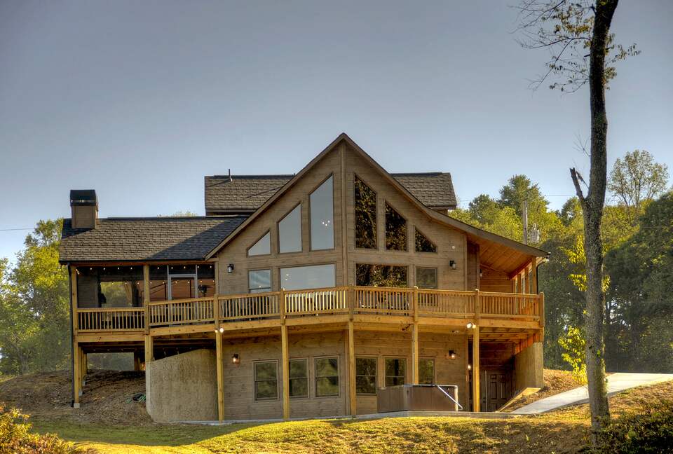 Luxury Mountain Cabin on Toccoa River and 4 Private Acres! - Blue Ridge, Georgia
