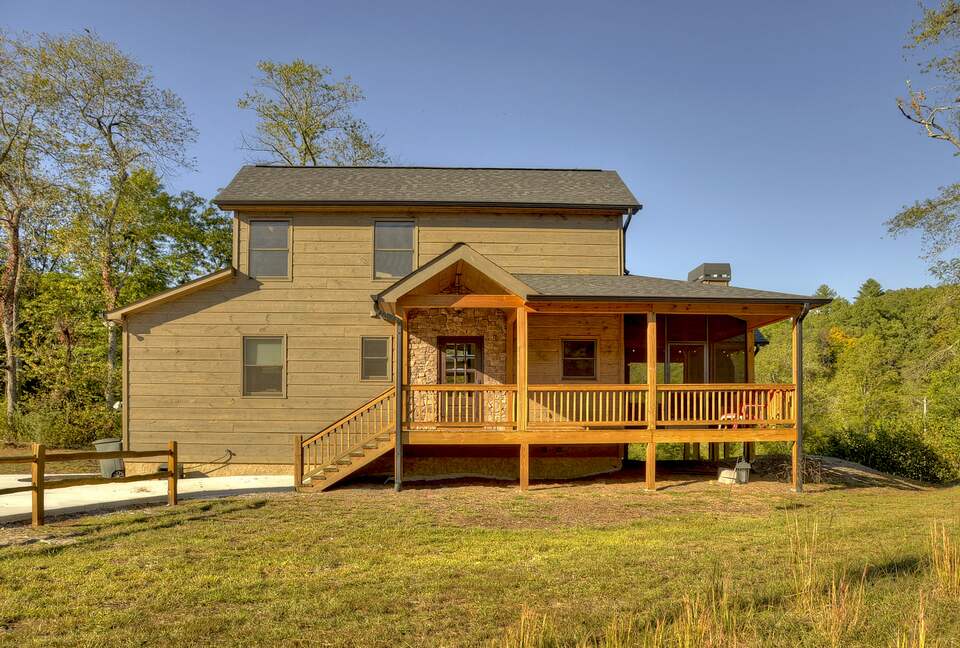 Luxury Mountain Cabin on Toccoa River and 4 Private Acres! - Blue Ridge, Georgia