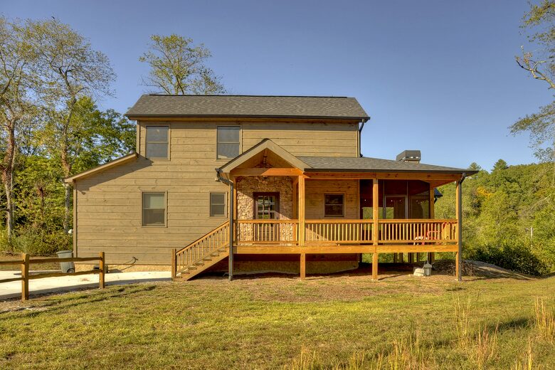 Luxury Mountain Cabin on Toccoa River and 4 Private Acres! - Blue Ridge, Georgia