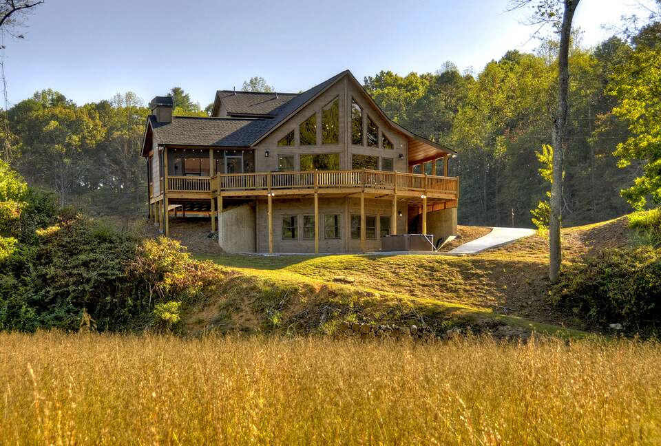 Luxury Mountain Cabin on Toccoa River and 4 Private Acres! - Blue Ridge, Georgia