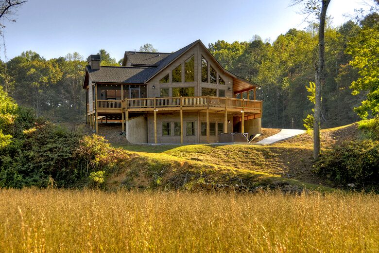 Luxury Mountain Cabin on Toccoa River and 4 Private Acres! - Blue Ridge, Georgia