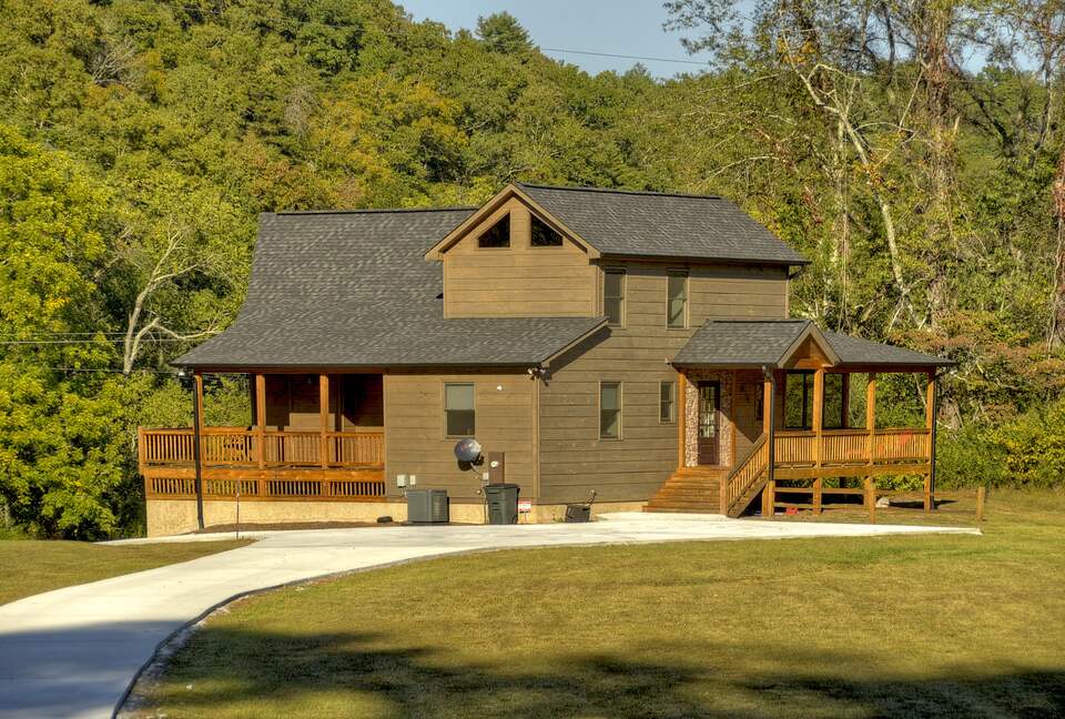 Luxury Mountain Cabin on Toccoa River and 4 Private Acres! - Blue Ridge, Georgia