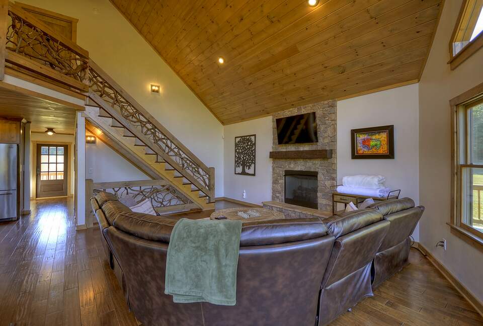 Luxury Mountain Cabin on Toccoa River and 4 Private Acres! - Blue Ridge, Georgia