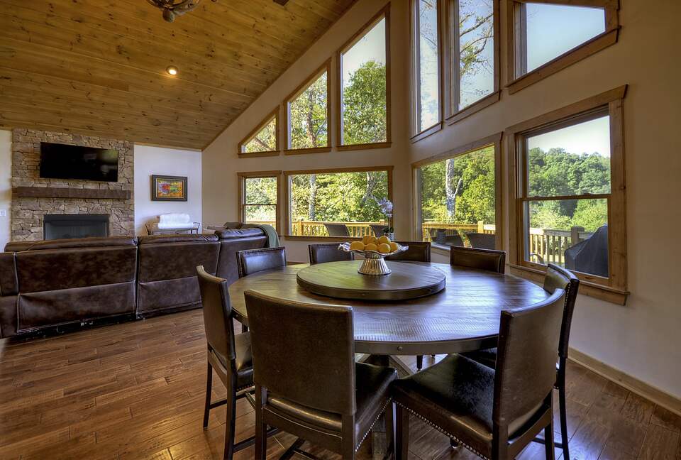 Luxury Mountain Cabin on Toccoa River and 4 Private Acres! - Blue Ridge, Georgia