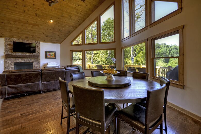 Luxury Mountain Cabin on Toccoa River and 4 Private Acres! - Blue Ridge, Georgia