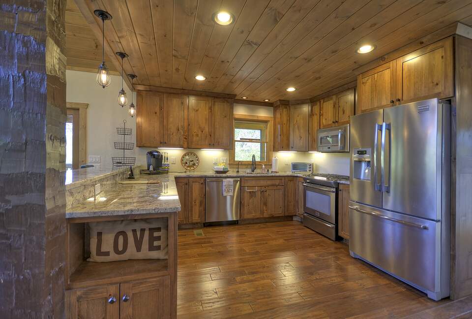 Luxury Mountain Cabin on Toccoa River and 4 Private Acres! - Blue Ridge, Georgia