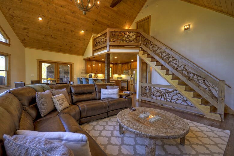 Luxury Mountain Cabin on Toccoa River and 4 Private Acres! - Blue Ridge, Georgia