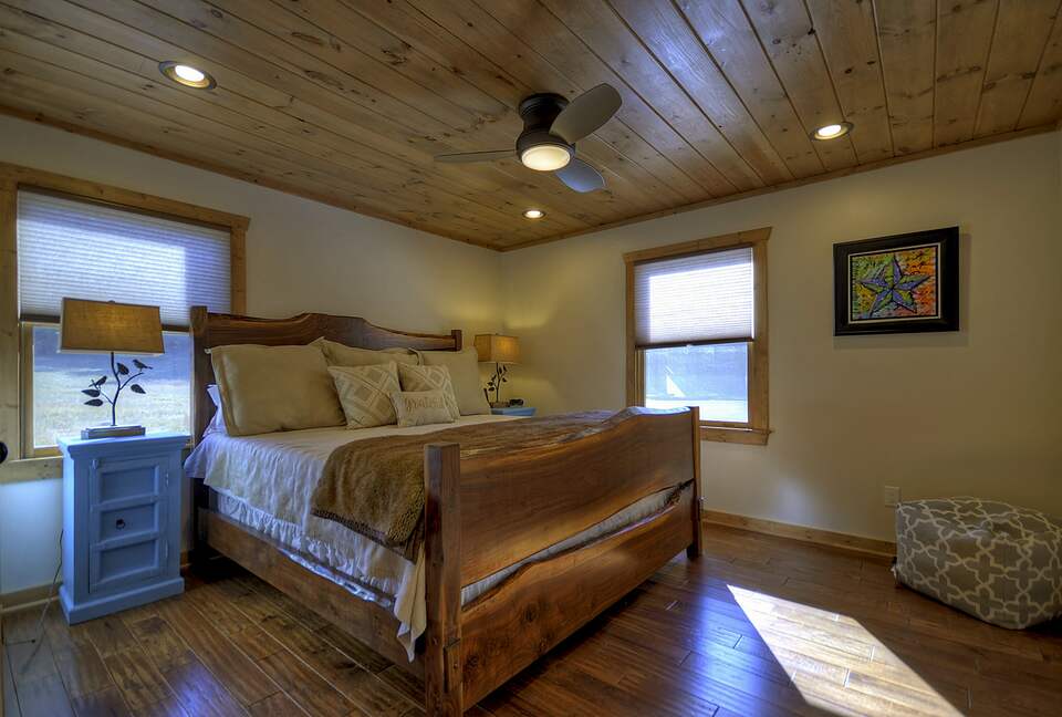 Luxury Mountain Cabin on Toccoa River and 4 Private Acres! - Blue Ridge, Georgia