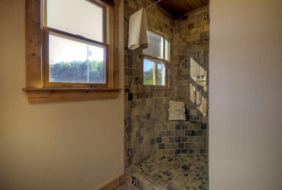 Luxury Mountain Cabin on Toccoa River and 4 Private Acres! - Blue Ridge, Georgia