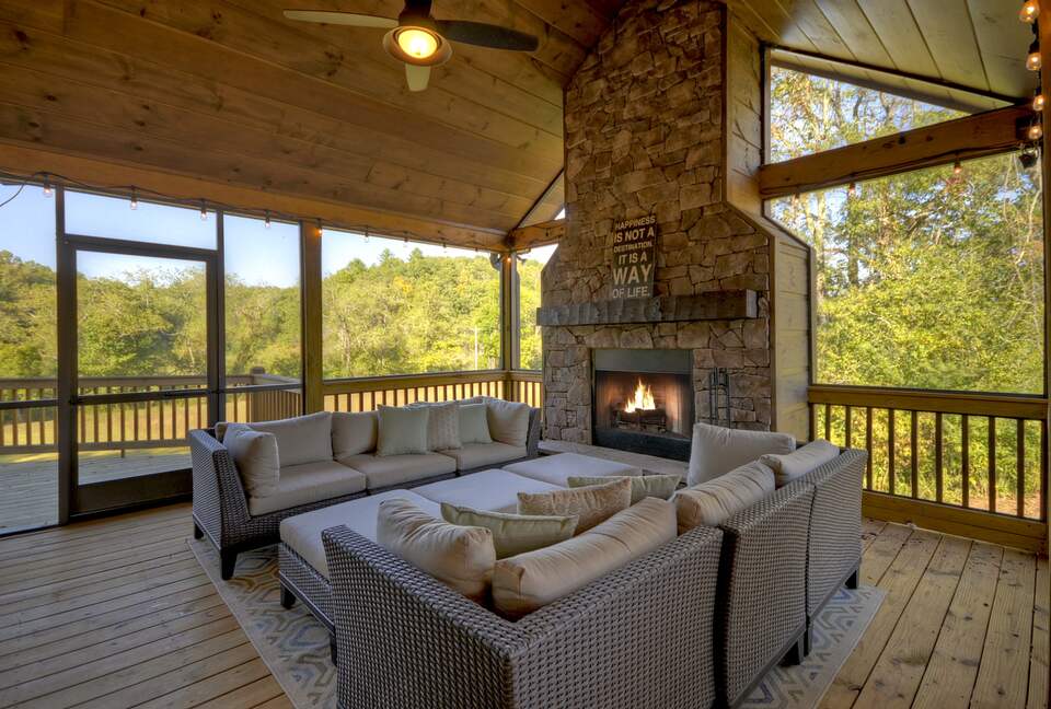 Luxury Mountain Cabin on Toccoa River and 4 Private Acres! - Blue Ridge, Georgia