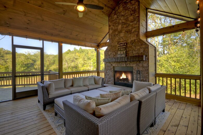 Luxury Mountain Cabin on Toccoa River and 4 Private Acres! - Blue Ridge, Georgia