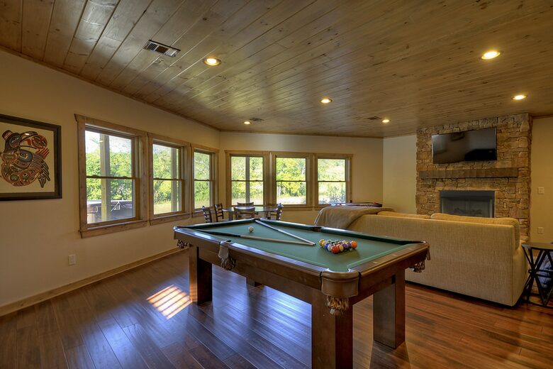 Luxury Mountain Cabin on Toccoa River and 4 Private Acres! - Blue Ridge, Georgia