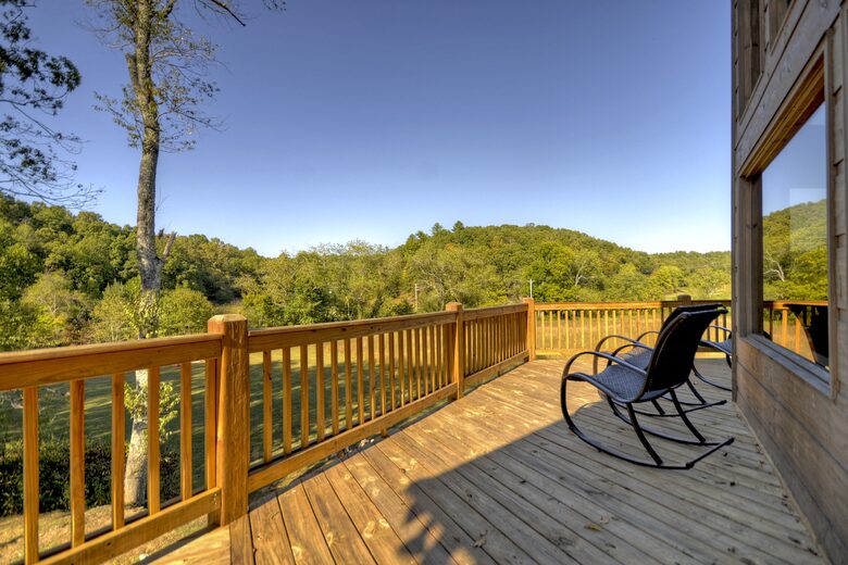 Luxury Mountain Cabin on Toccoa River and 4 Private Acres! - Blue Ridge, Georgia