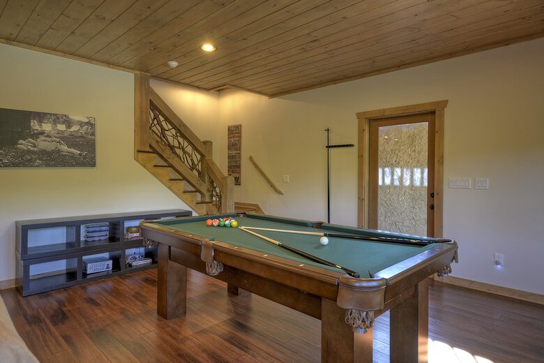 Luxury Mountain Cabin on Toccoa River and 4 Private Acres! - Blue Ridge, Georgia