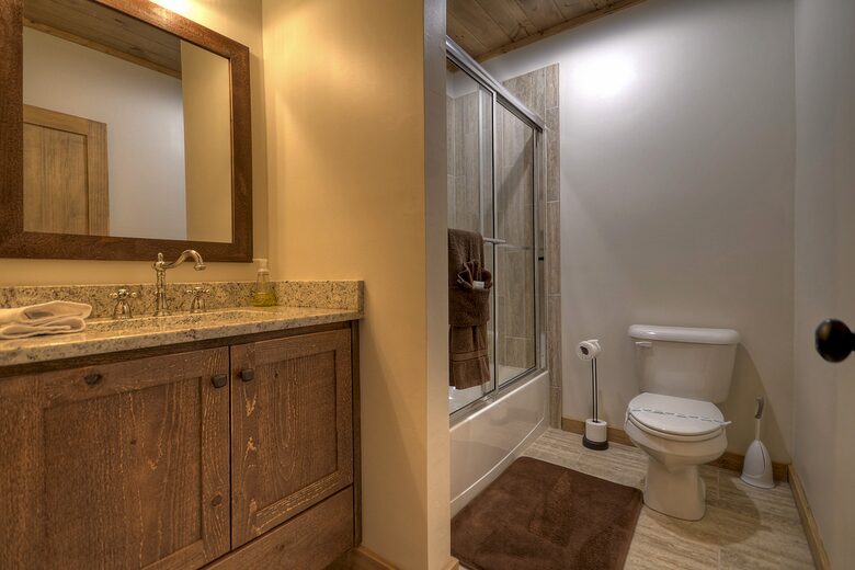 Luxury Mountain Cabin on Toccoa River and 4 Private Acres! - Blue Ridge, Georgia