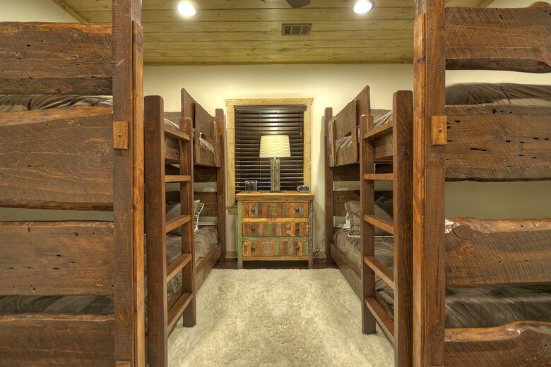 Luxury Mountain Cabin on Toccoa River and 4 Private Acres! - Blue Ridge, Georgia