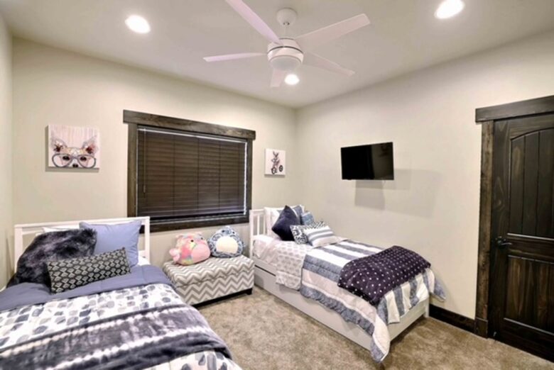 Mountain Road Retreat - Donnelly, Idaho