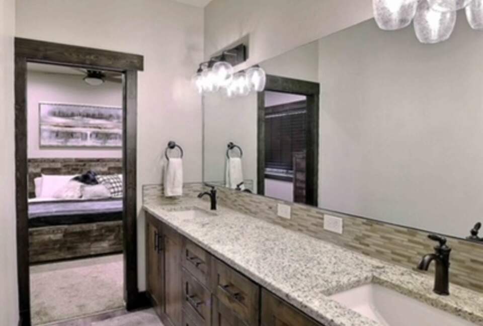 Mountain Road Retreat - Donnelly, Idaho