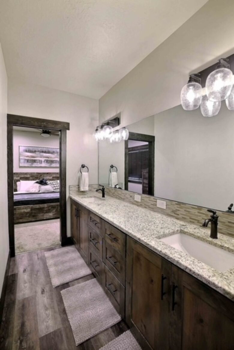 Mountain Road Retreat - Donnelly, Idaho