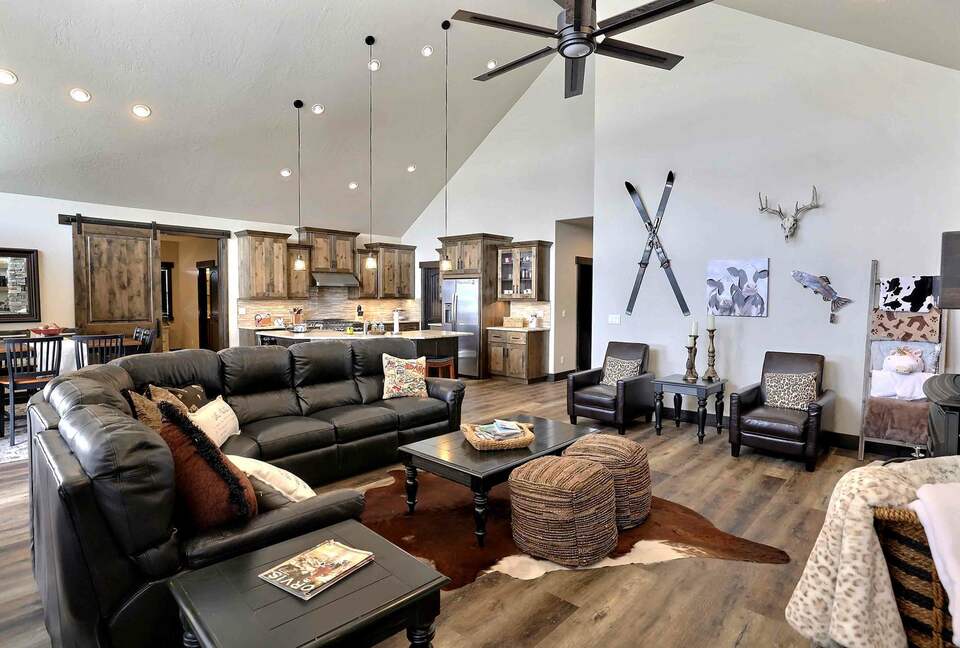 Mountain Road Retreat - Donnelly, Idaho