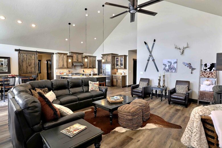 Mountain Road Retreat - Donnelly, Idaho