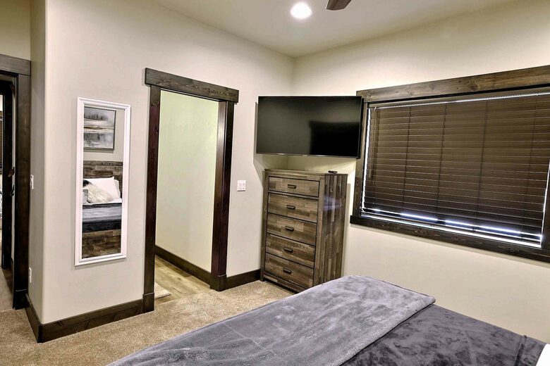 Mountain Road Retreat - Donnelly, Idaho