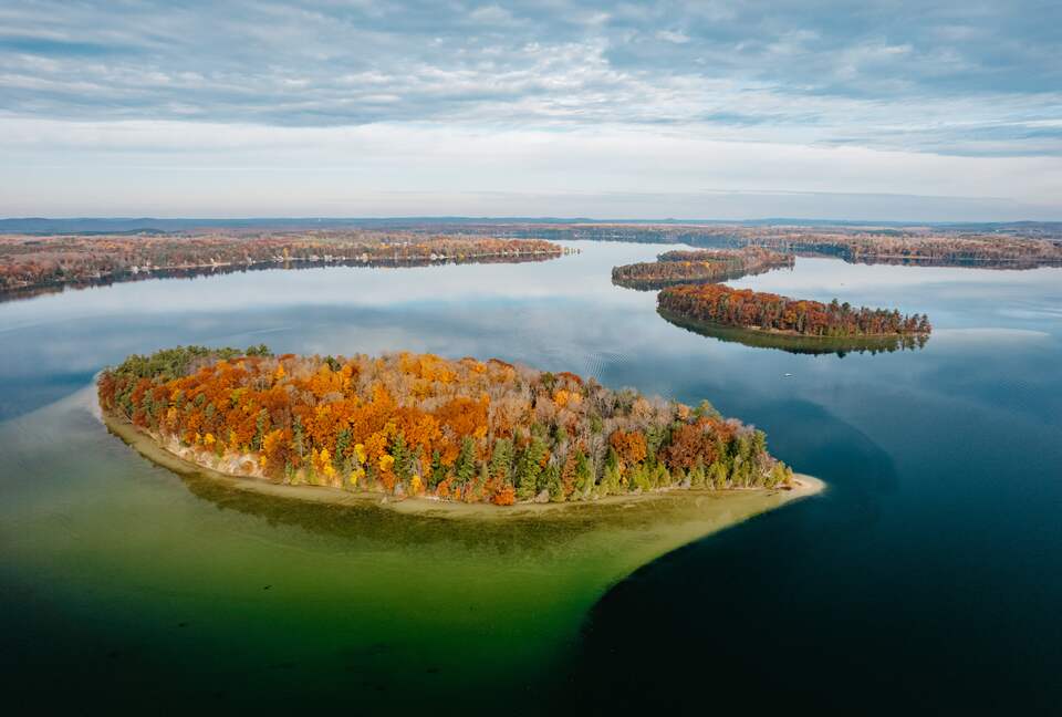 Long Lake Hideaway 3 Bedroom with Two Connected Cottages - Traverse City, Michigan