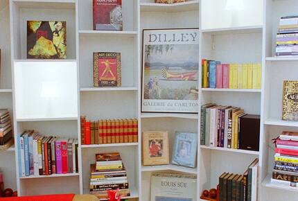 Passy Trocadero Townhome: Private Entrance - Paris, France