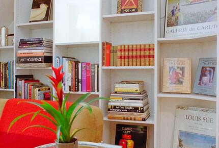 Passy Trocadero Townhome: Private Entrance - Paris, France