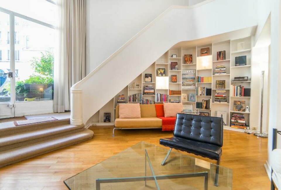 Passy Trocadero Townhome: Private Entrance - Paris, France