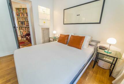 Passy Trocadero Townhome: Private Entrance - Paris, France