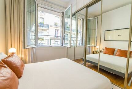 Passy Trocadero Townhome: Private Entrance - Paris, France