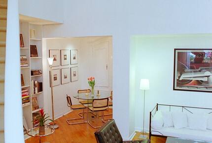 Passy Trocadero Townhome: Private Entrance - Paris, France