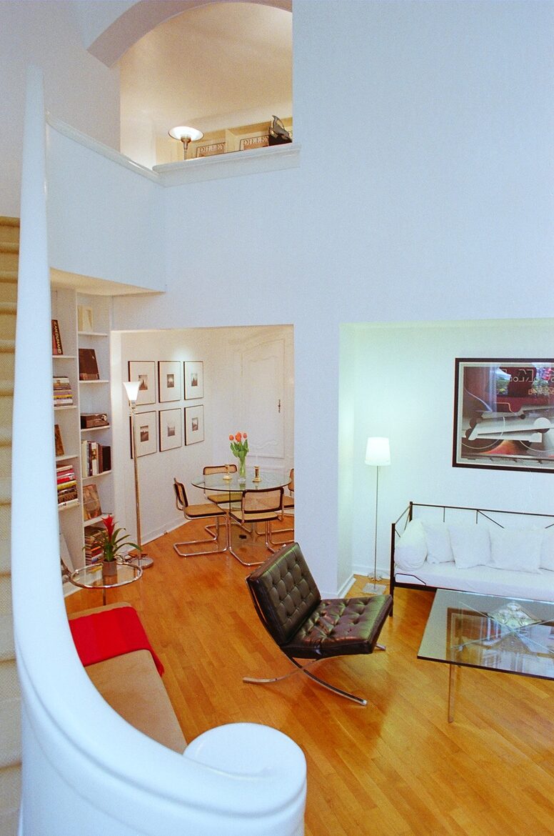 Passy Trocadero Townhome: Private Entrance - Paris, France