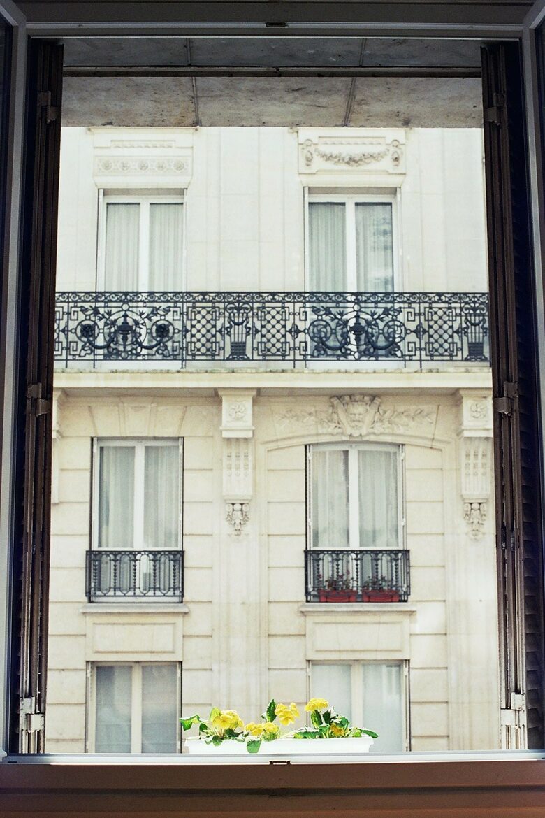 Passy Trocadero Townhome: Private Entrance - Paris, France