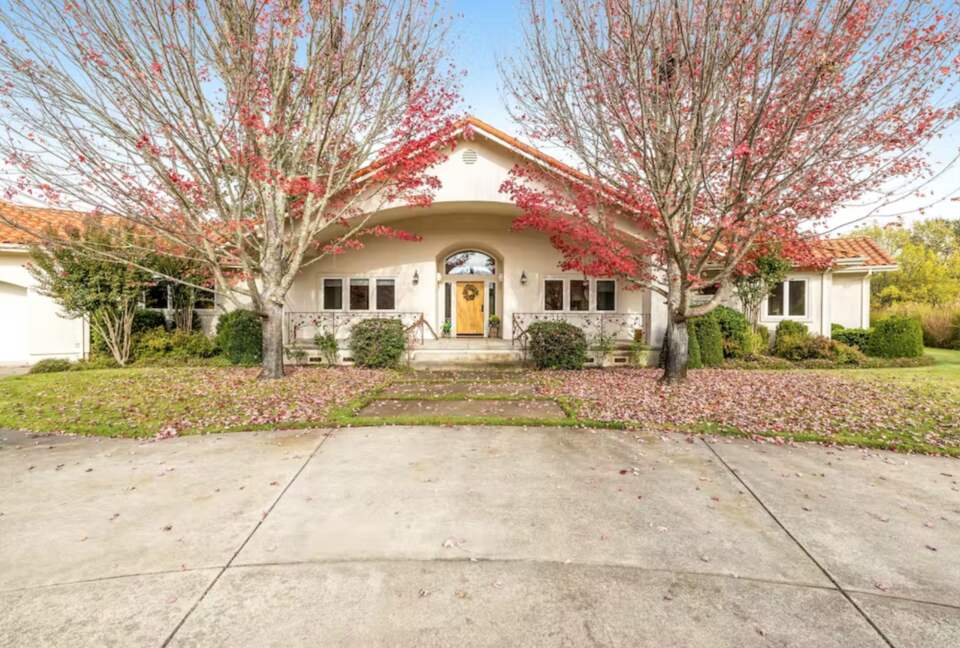 Wine Country Vineyard Estate - Kenwood, California