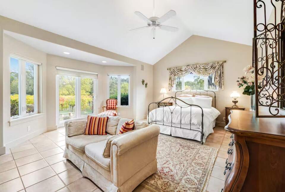 Wine Country Vineyard Estate - Kenwood, California