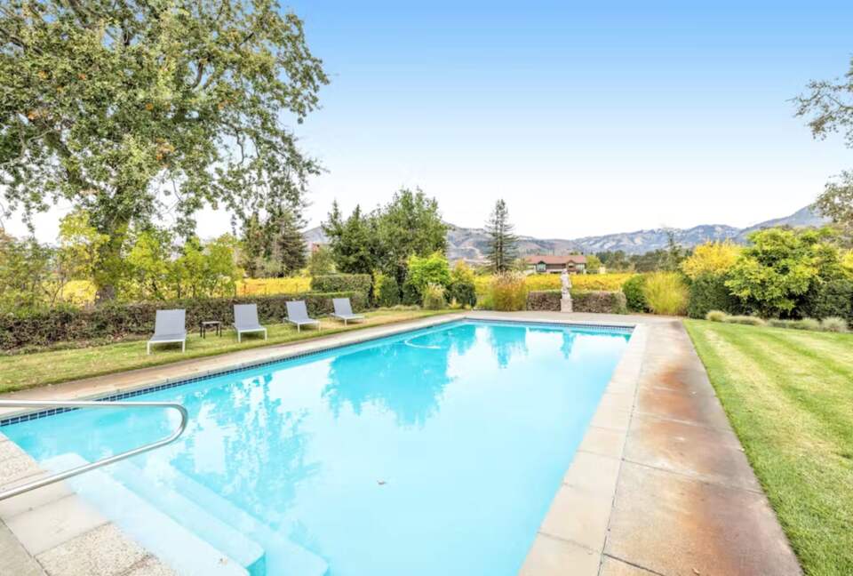 Wine Country Vineyard Estate - Kenwood, California