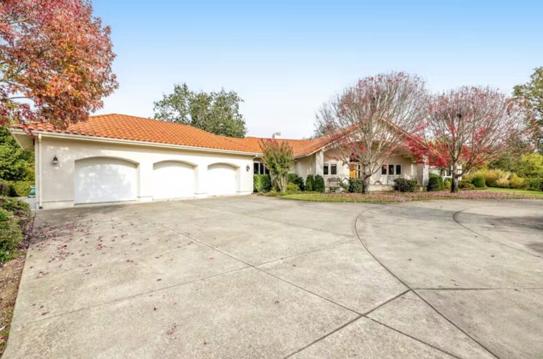 Wine Country Vineyard Estate - Kenwood, California