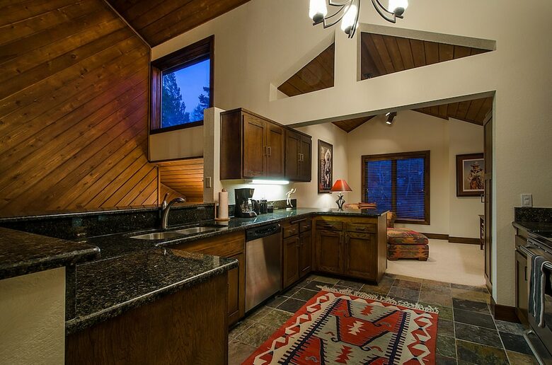 Deer Valley Luxury | Ski-In/ Ski-Out Chalet with Mountain Views - Park City, Utah