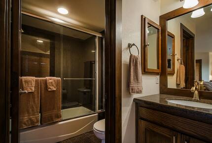 Deer Valley Luxury | Ski-In/ Ski-Out Chalet with Mountain Views - Park City, Utah