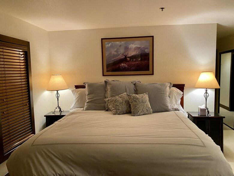 Deer Valley Luxury | Ski-In/ Ski-Out Chalet with Mountain Views - Park City, Utah