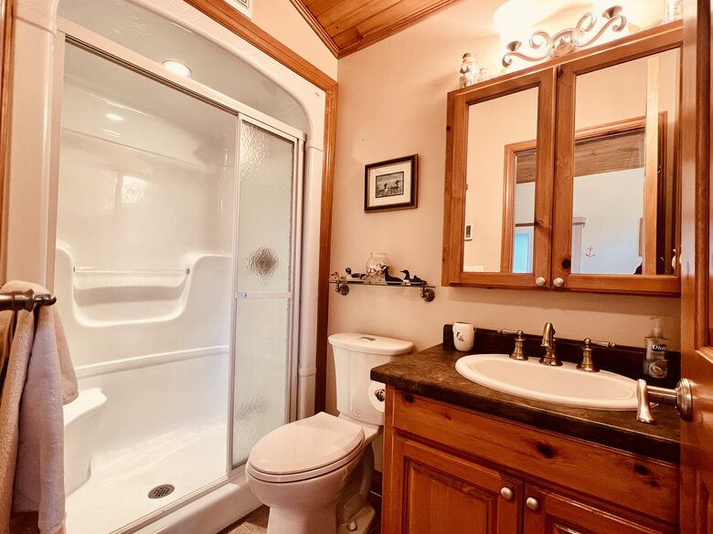 North Muskoka Lakefront Cottage | With a Sandy Beach and Fishing - Kearney, Canada