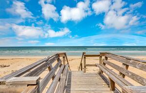 Family Friendly Beachfront Oasis - New Smyrna Beach, Florida