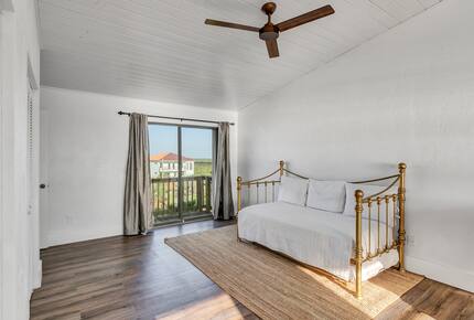 Family Friendly Beachfront Oasis - New Smyrna Beach, Florida