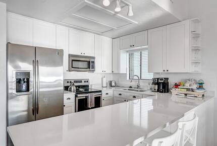 Family Friendly Beachfront Oasis - New Smyrna Beach, Florida