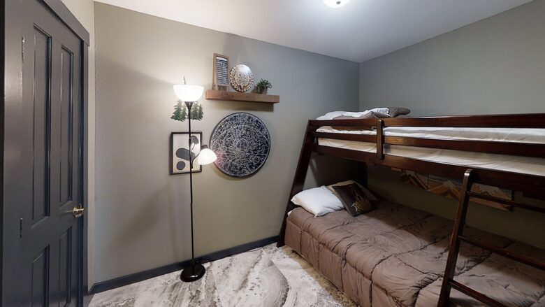 Snowshoe Mountain Ski-In/Ski-Out Escape - Dunmore, West Virginia